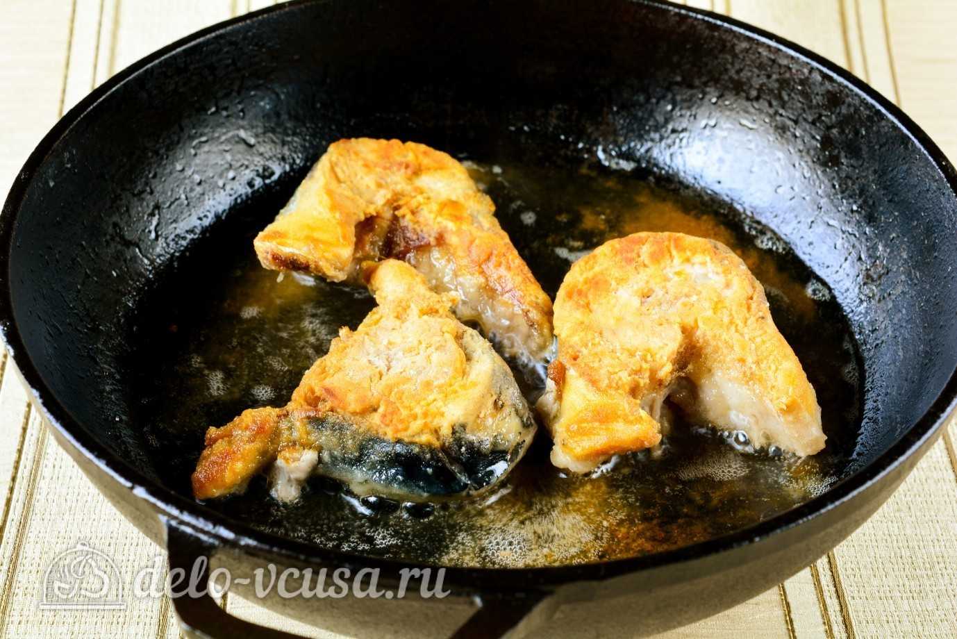 Жареная скумбрия на сковороде – рецепты