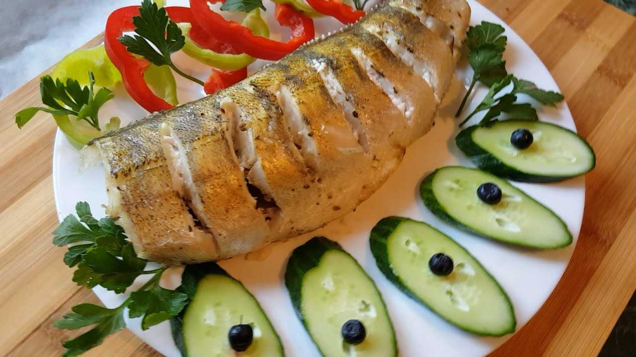 Судаки, запечённые в духовке целиком