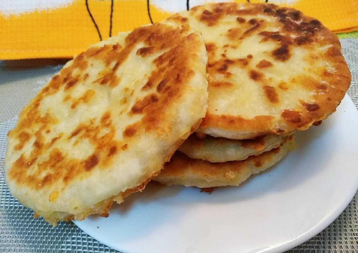Сырные лепешки на сковороде - быстрый рецепт с пошаговыми фото