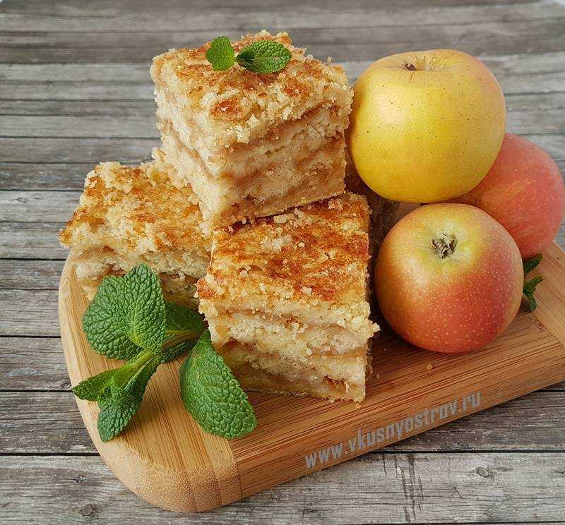 Простые рецепты насыпного яблочного пирога — вкусная выпечка без замеса теста