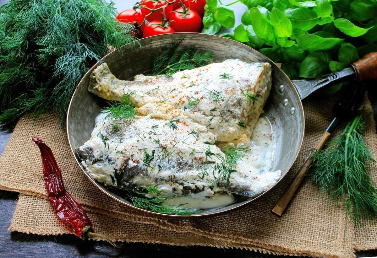 Карп в духовке целиком с овощами и лимоном | 3 рецепта