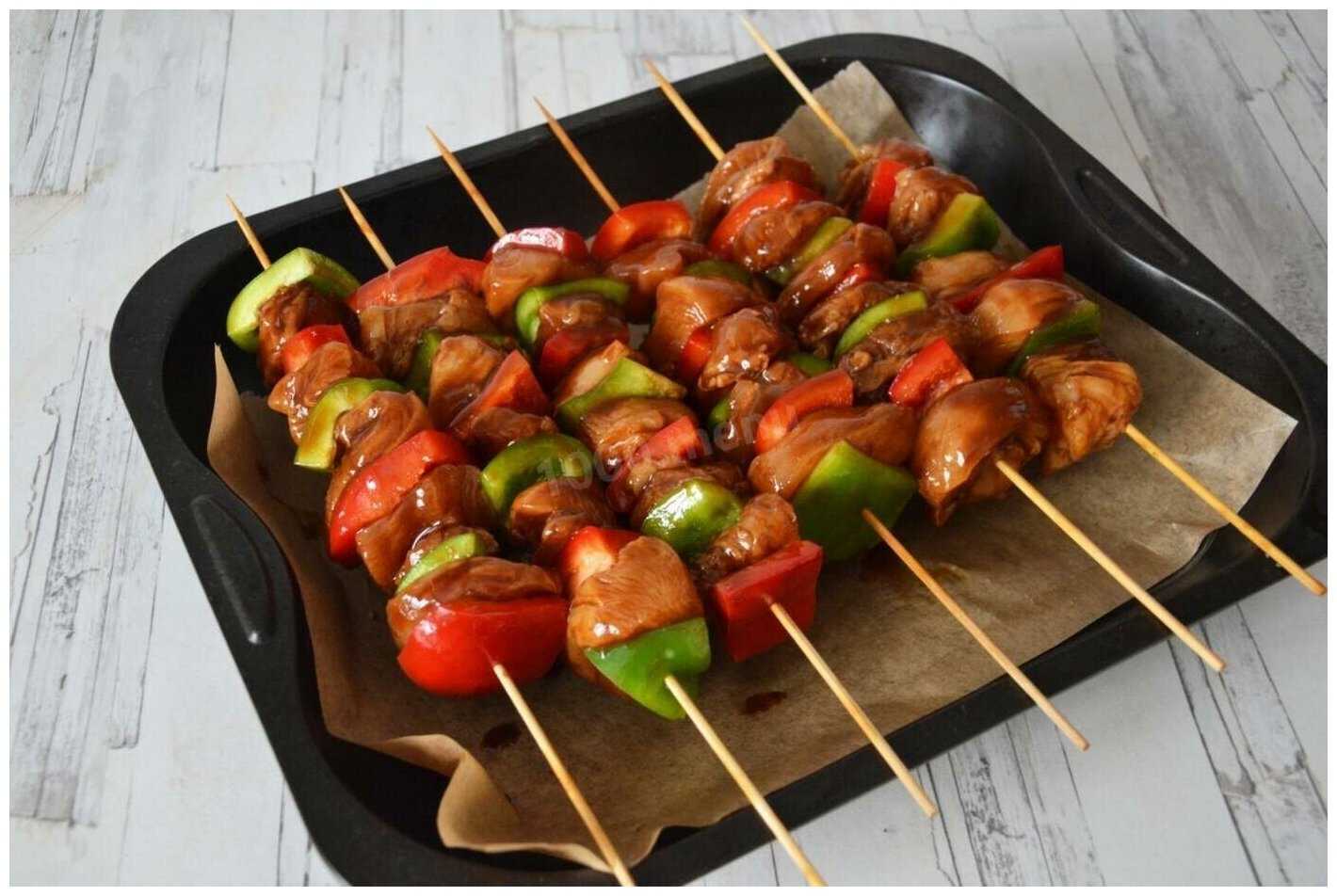 9 великолепных рецептов приготовления шашлыка из курицы в духовке Все известные способы запекания мяса на шпажках и без них и самые вкусные рецепты маринадов
