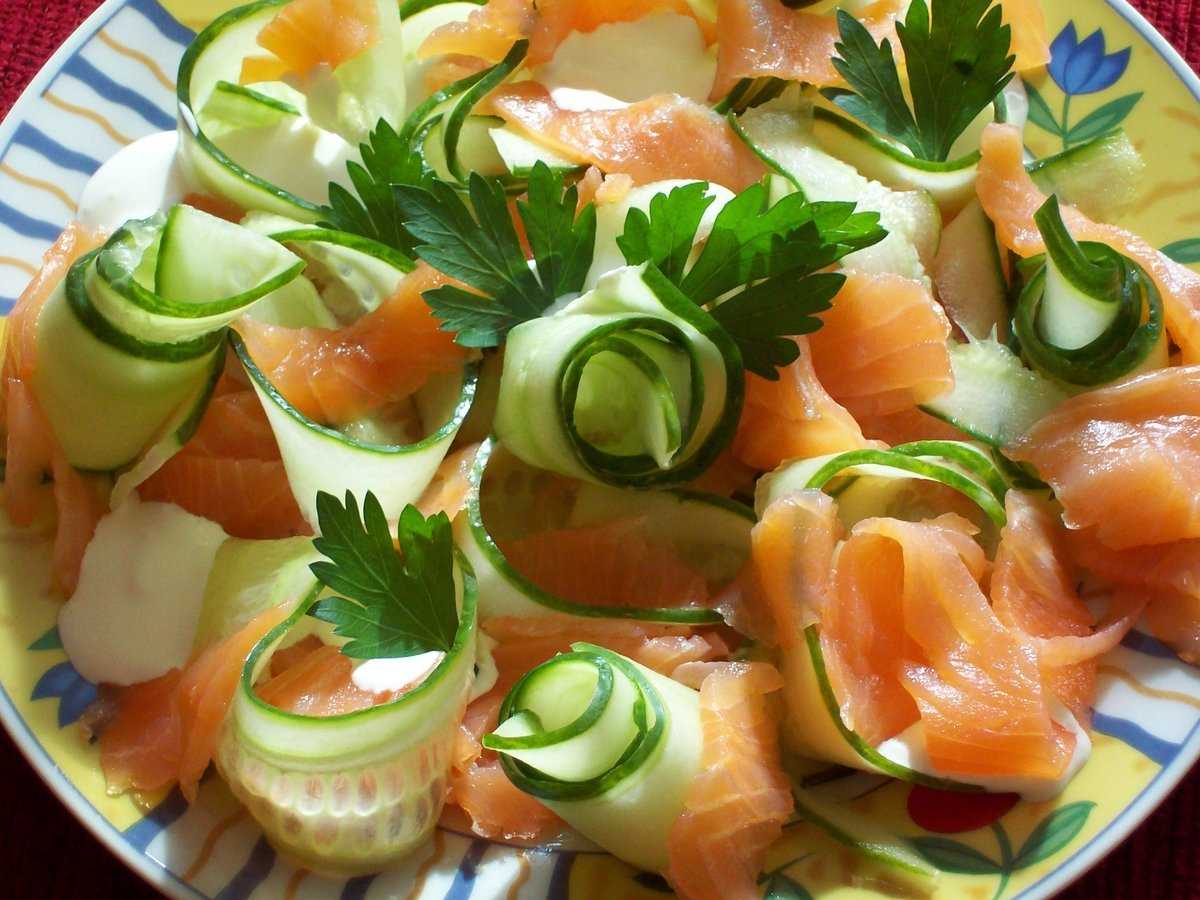 Рулетики из лосося со сливочным сыром: рецепт с фото | меню недели
